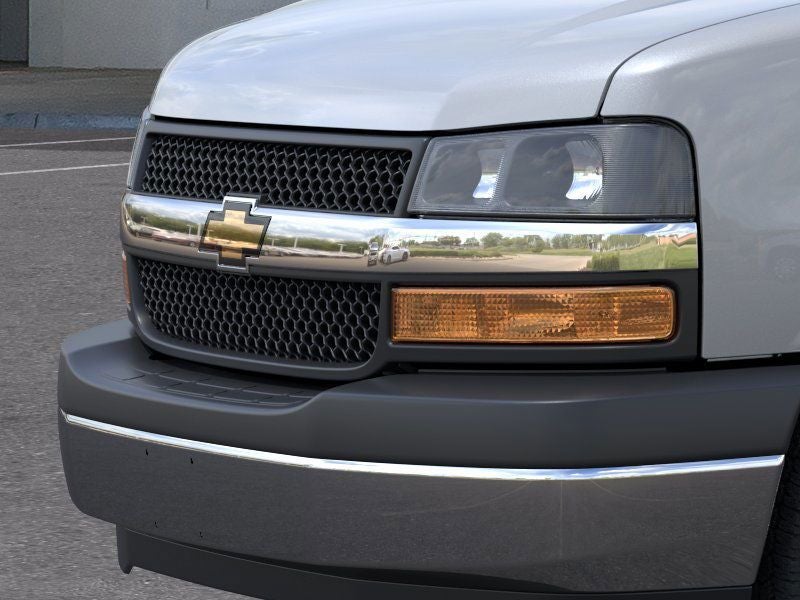 2026 Chevrolet Express Passenger 2500 1LT
