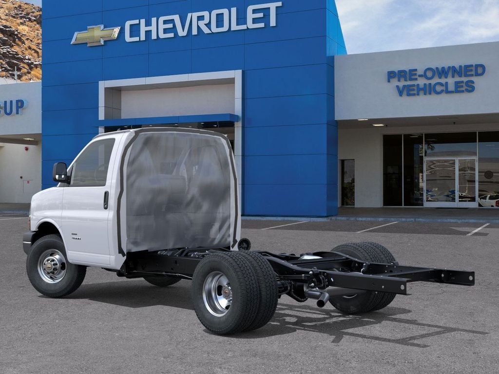 2025 Chevrolet Express Cutaway 3500 1WT