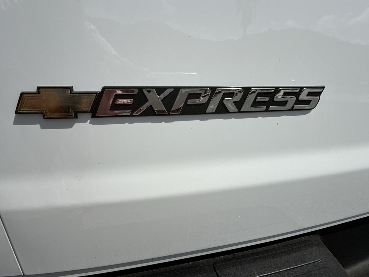 2025 Chevrolet Express Cargo 2500 WT