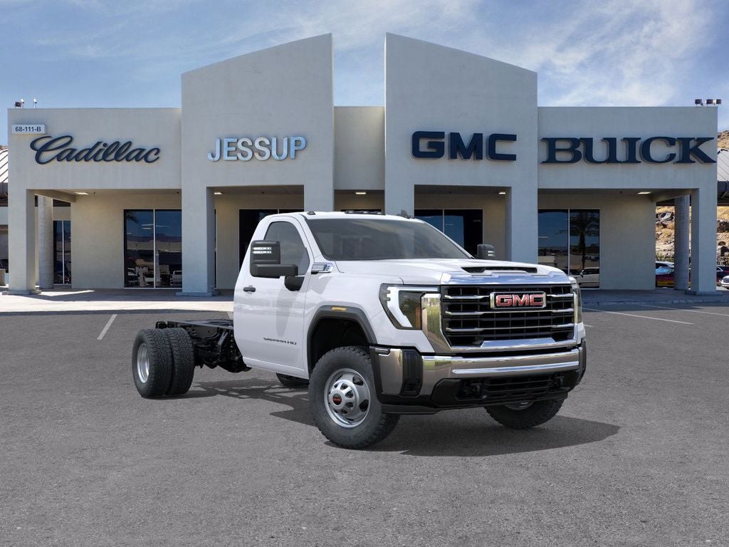 2025 GMC Sierra 3500 HD Chassis Cab Pro