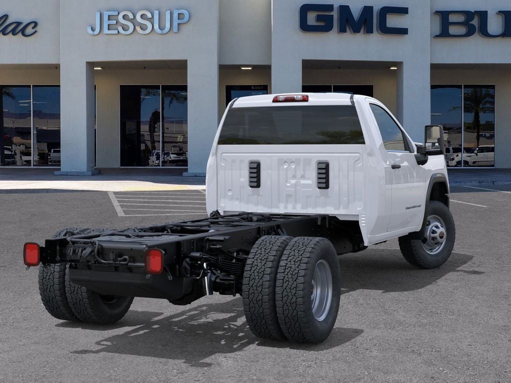2025 GMC Sierra 3500 HD Chassis Cab Pro