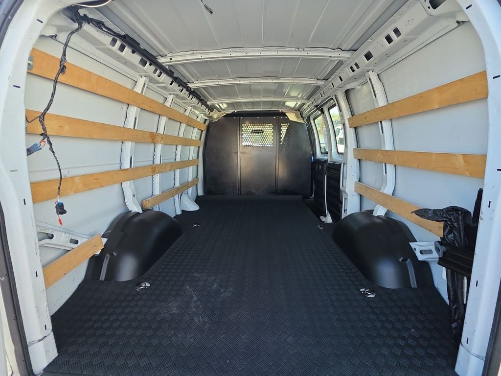 2023 GMC Savana Cargo 2500 Work Van