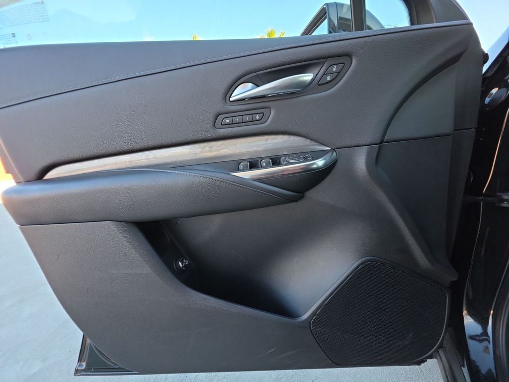 2025 Cadillac XT4 Premium Luxury