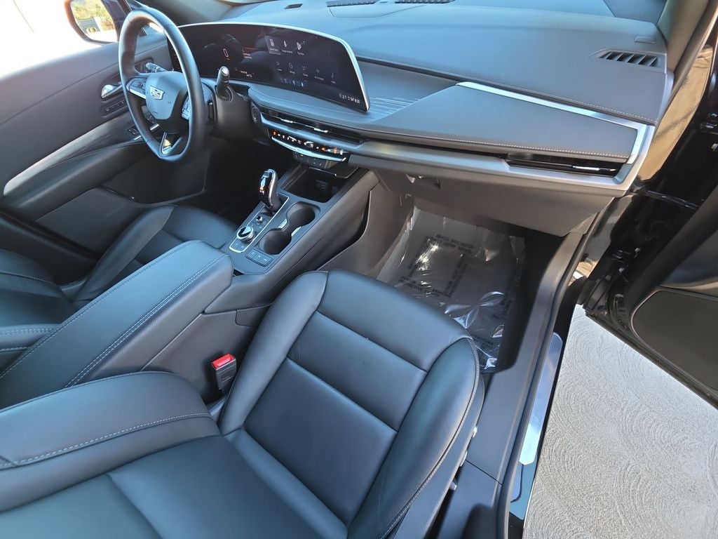 2025 Cadillac XT4 Premium Luxury