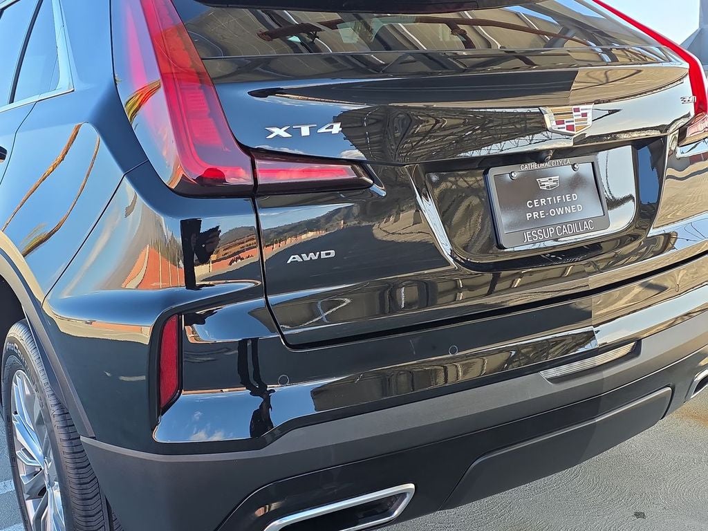 2025 Cadillac XT4 Premium Luxury