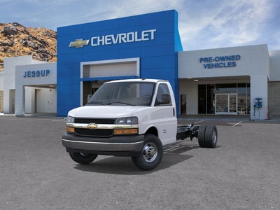 2025 Chevrolet Express Cutaway 3500 1WT