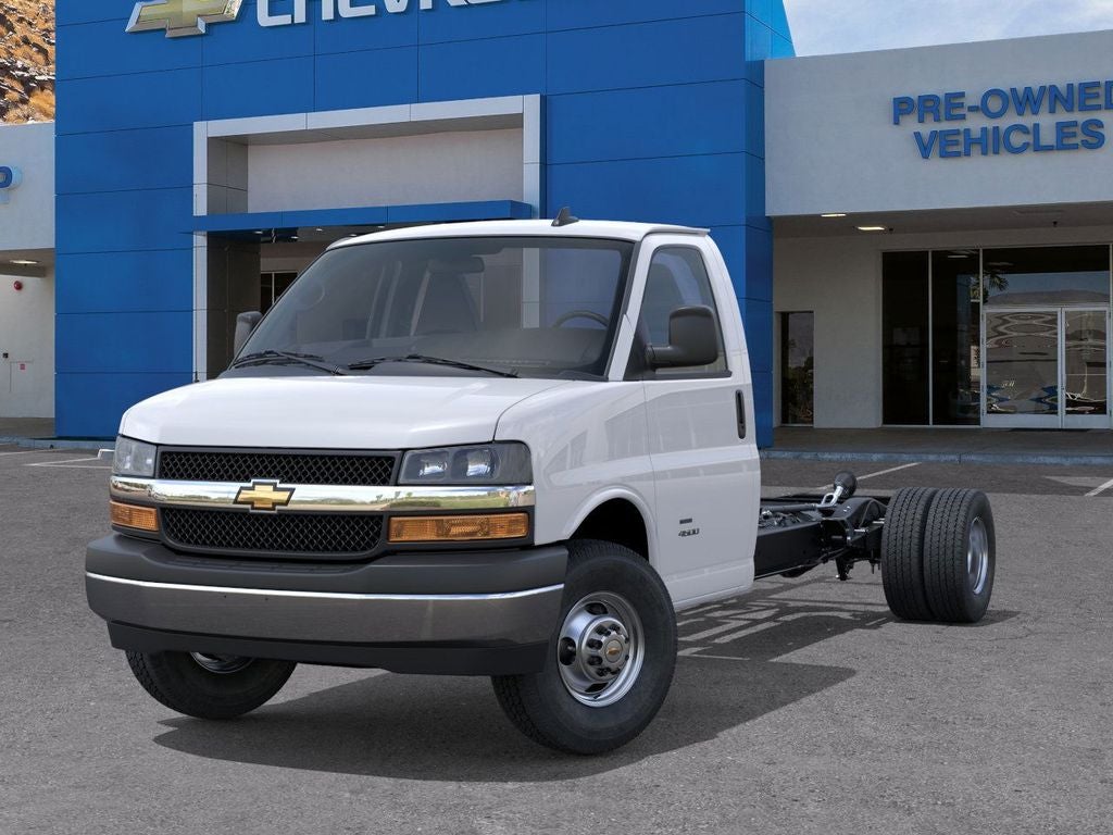 2025 Chevrolet Express Cutaway 3500 1WT