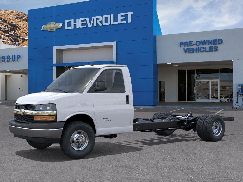 2025 Chevrolet Express Cutaway 3500 1WT