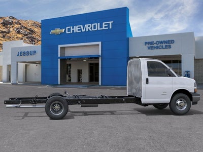 2025 Chevrolet Express Cutaway 3500 1WT