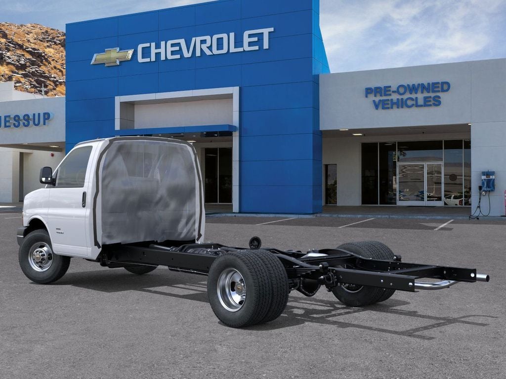 2025 Chevrolet Express Cutaway 3500 1WT