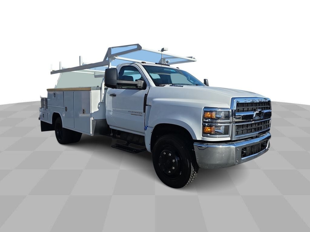 2024 Chevrolet Silverado 5500 HD Work Truck