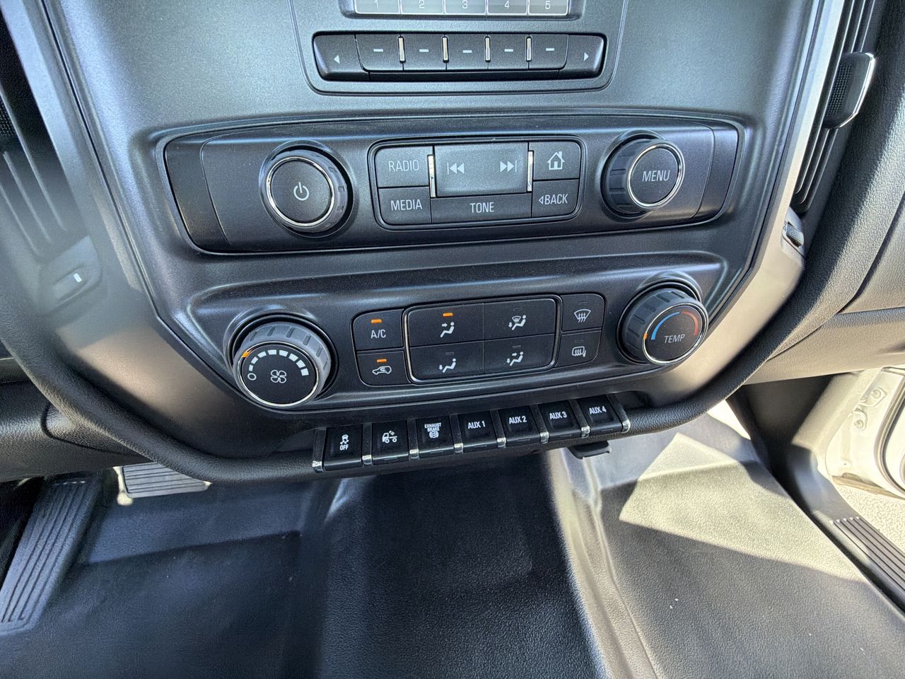 2024 Chevrolet Silverado 5500 HD Work Truck