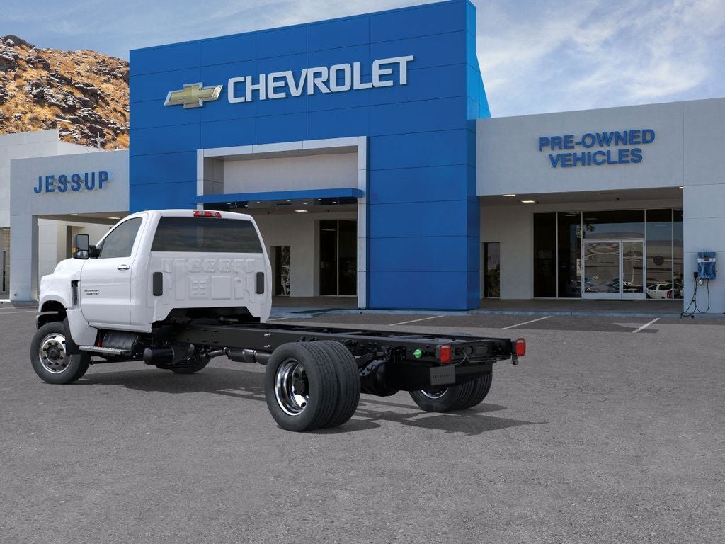 2025 Chevrolet Silverado 5500 HD Work Truck