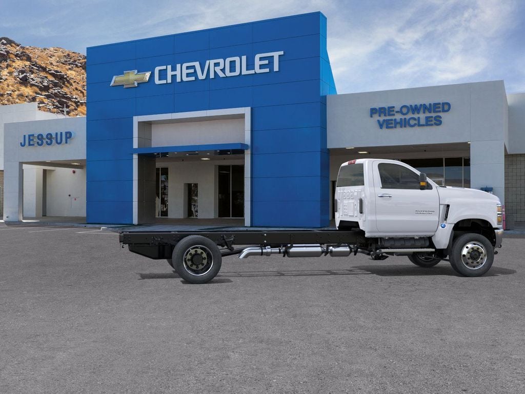 2025 Chevrolet Silverado 5500 HD Work Truck