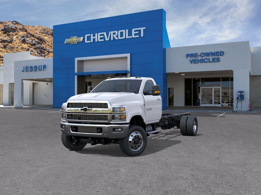 2025 Chevrolet Silverado 5500 HD Work Truck