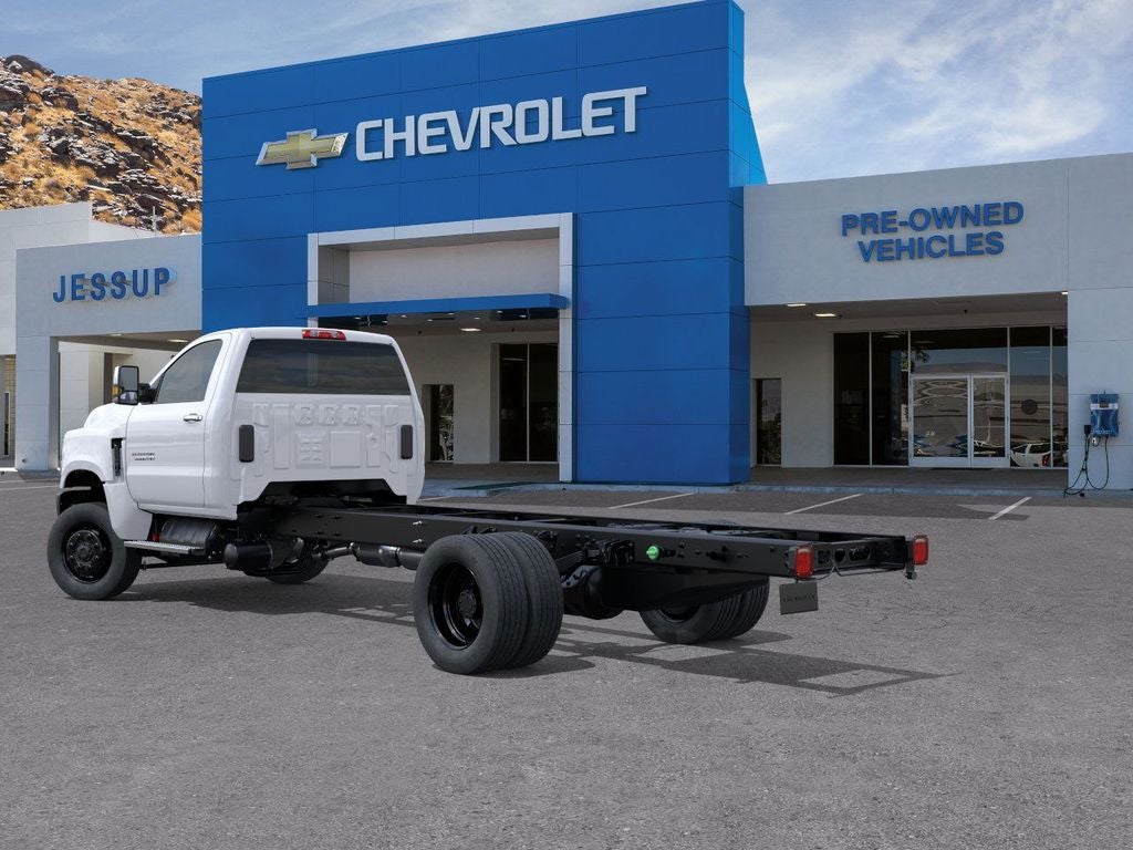 2025 Chevrolet Silverado 5500 HD Work Truck