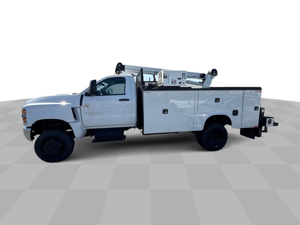 2024 Chevrolet Silverado 6500 HD Work Truck