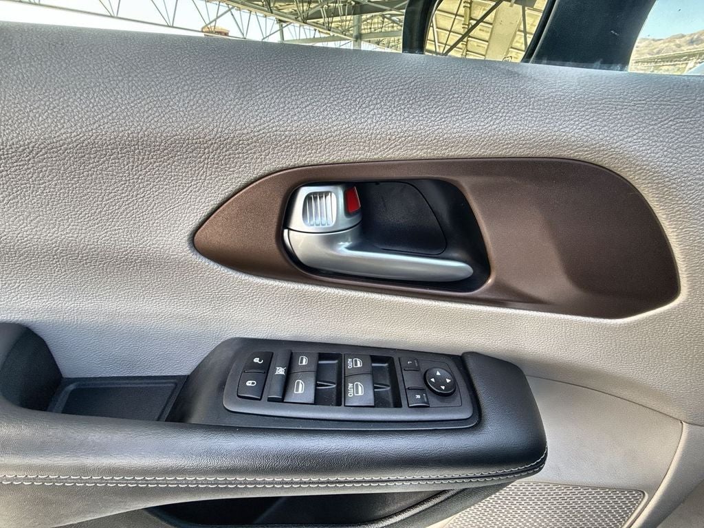 2024 Chrysler Voyager LX