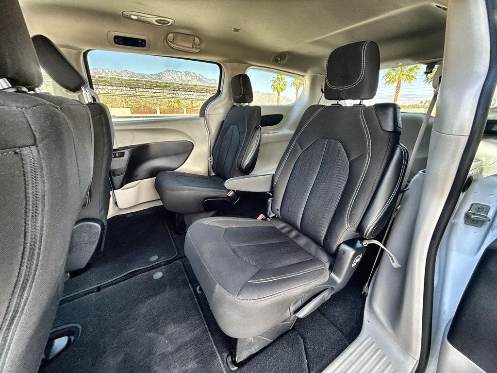 2024 Chrysler Voyager LX