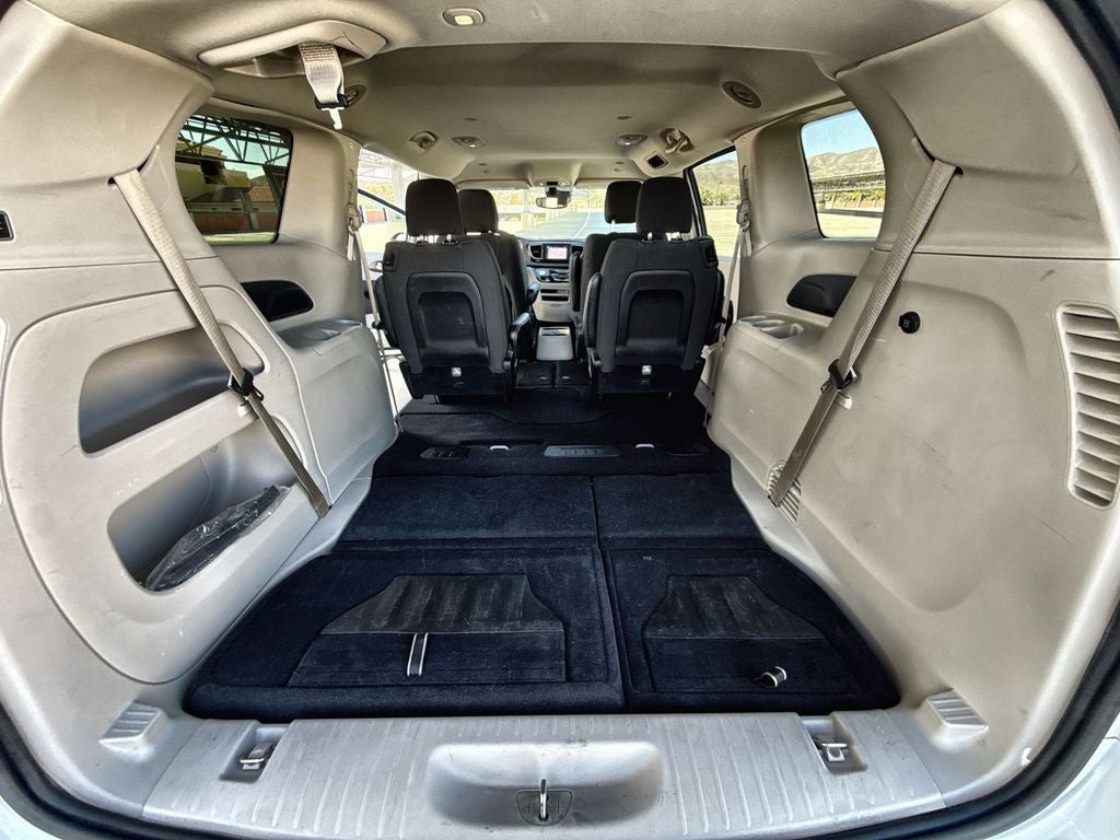 2024 Chrysler Voyager LX