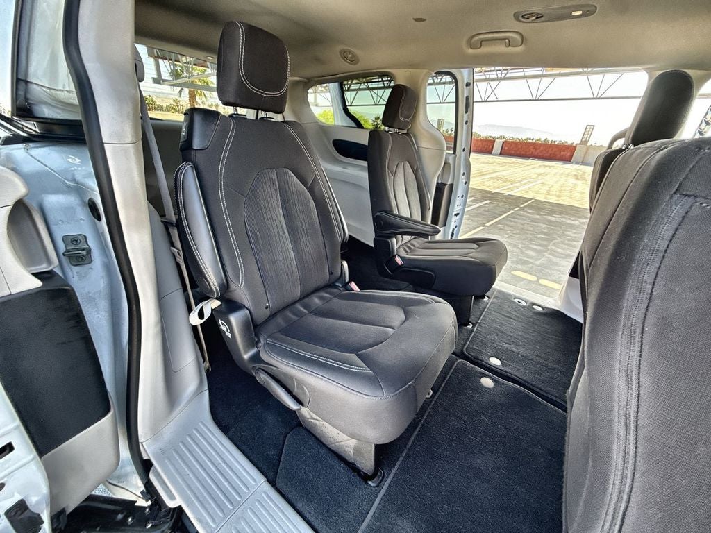 2024 Chrysler Voyager LX