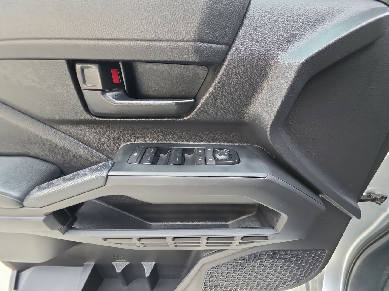 2025 Toyota Tacoma 2WD SR