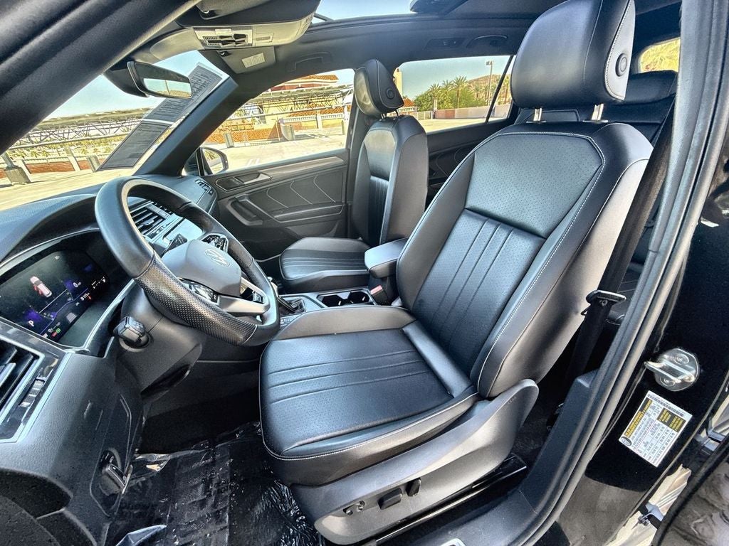 2024 Volkswagen Tiguan SE R-Line Black