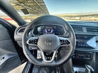 2024 Volkswagen Tiguan SE R-Line Black