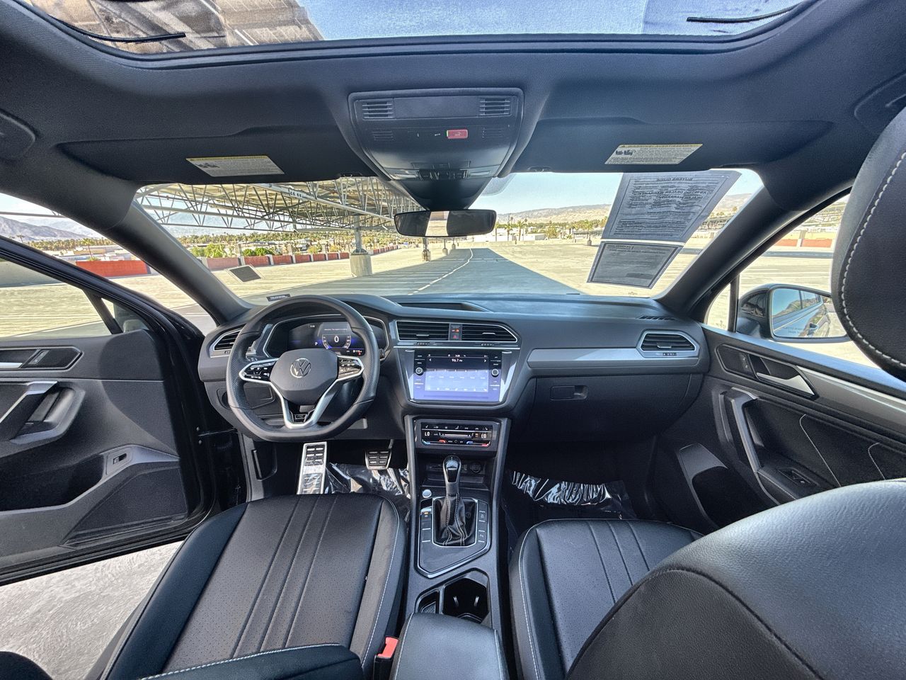 2024 Volkswagen Tiguan SE R-Line Black