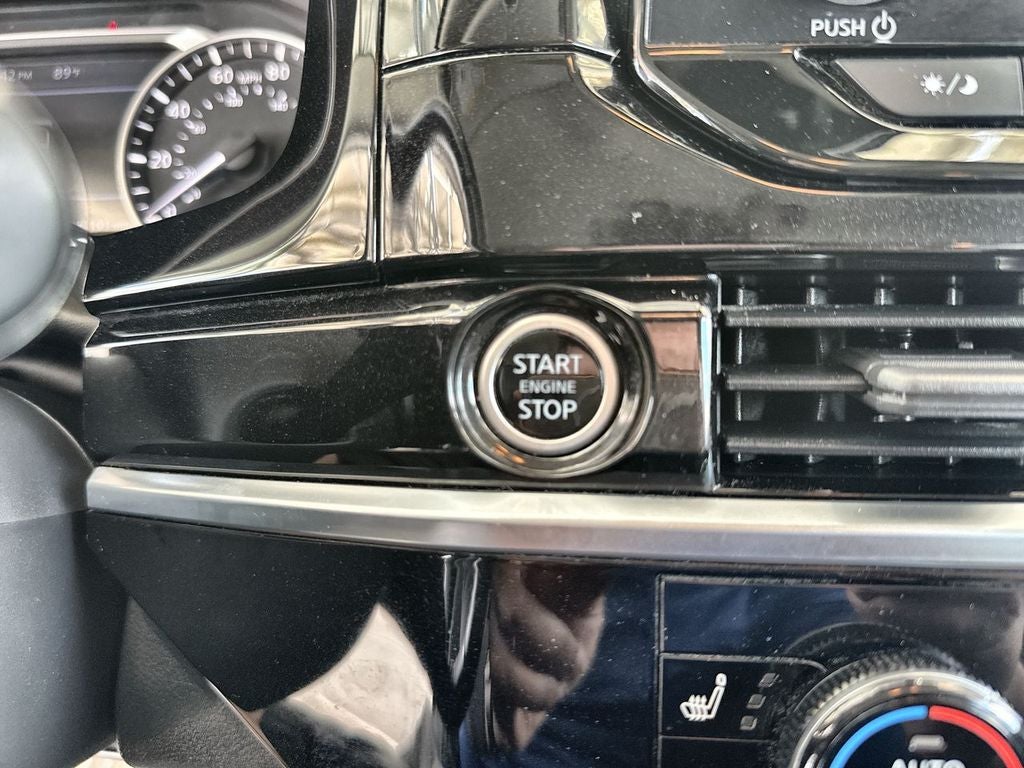 2022 Nissan Pathfinder SV 4WD