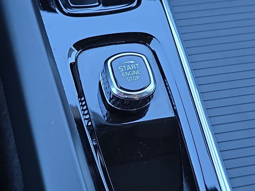 2024 Volvo S60 Core Dark Theme