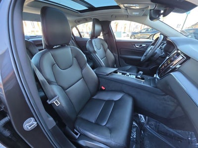 2024 Volvo S60 Core Dark Theme