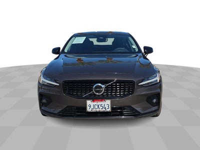 2024 Volvo S60 Core Dark Theme