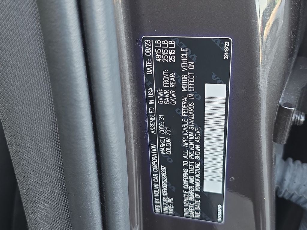 2024 Volvo S60 Core Dark Theme