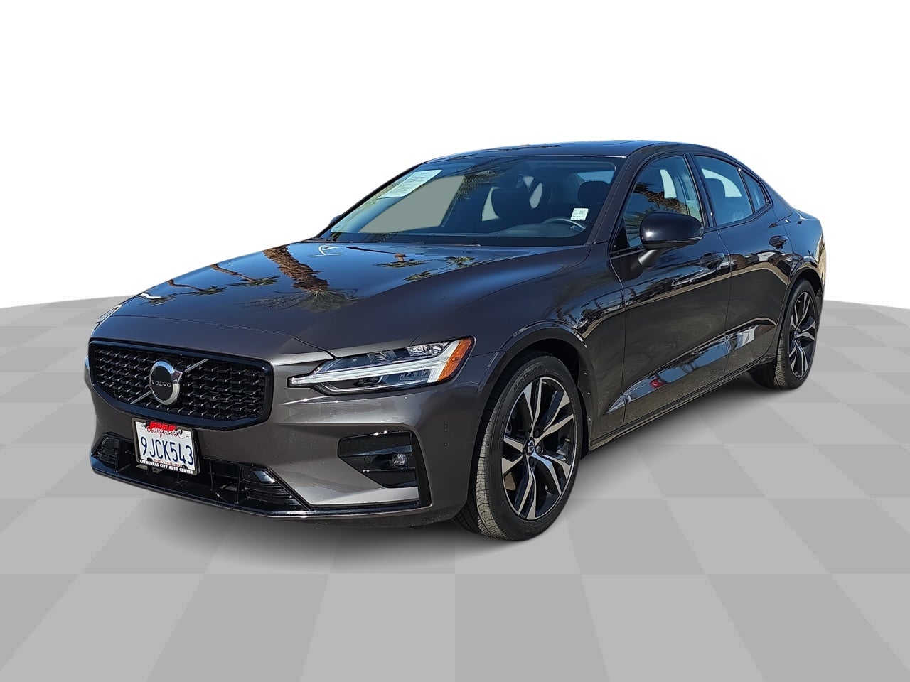 2024 Volvo S60 Core Dark Theme