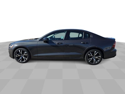 2024 Volvo S60 Core Dark Theme