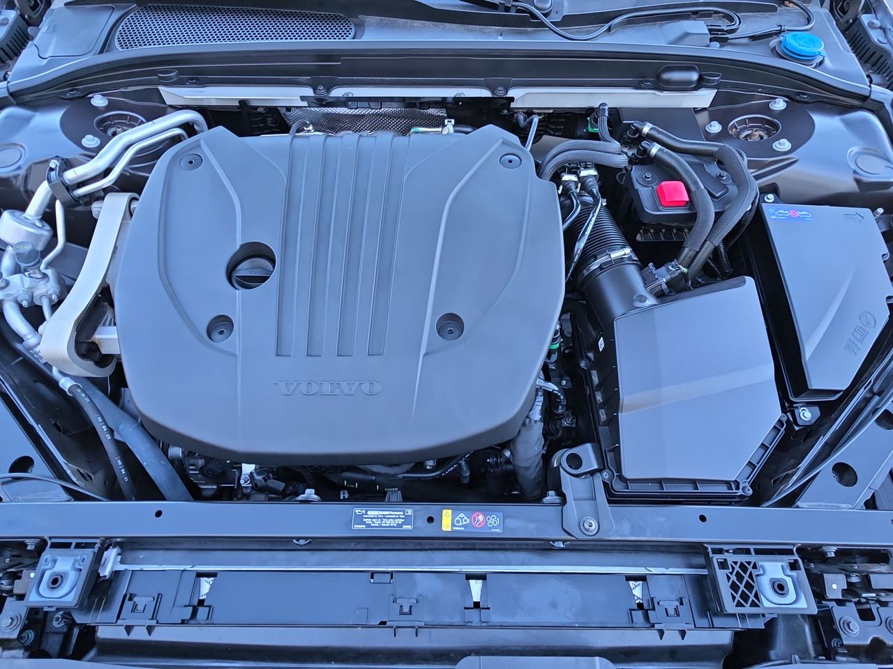 2024 Volvo S60 Core Dark Theme