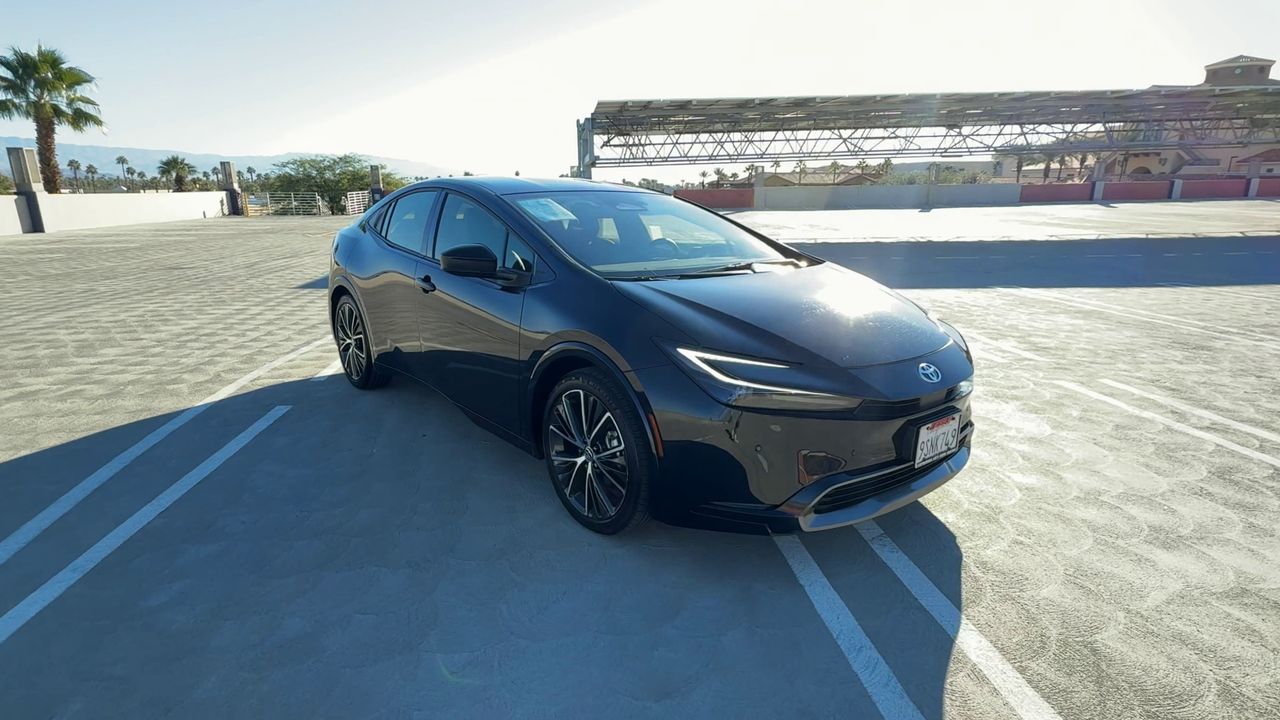 2025 Toyota Prius LE