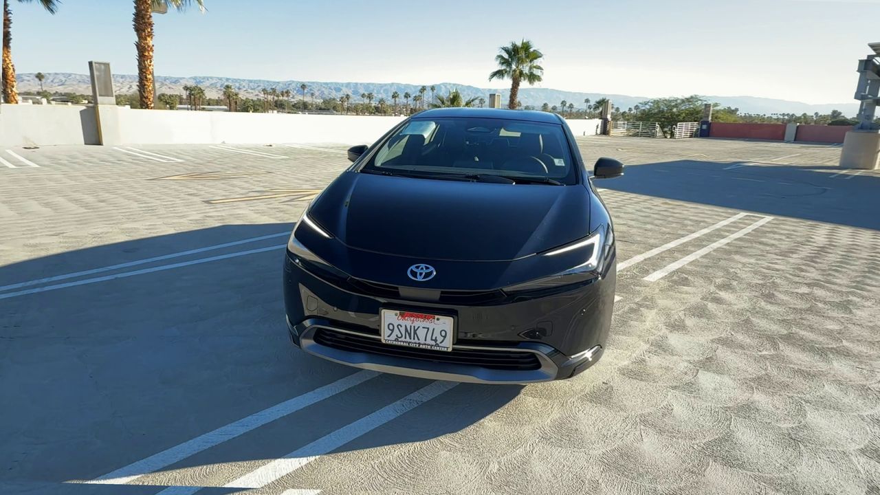 2025 Toyota Prius LE