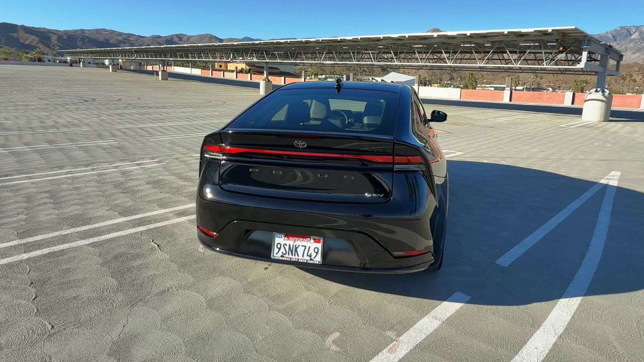 2025 Toyota Prius LE