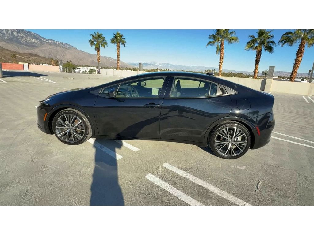 2025 Toyota Prius LE