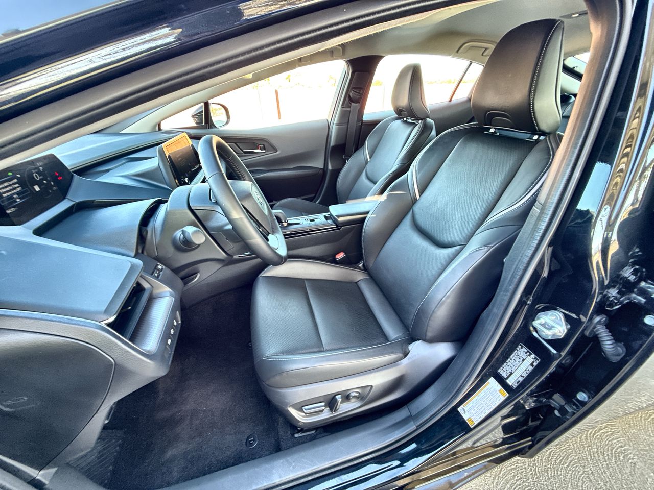 2025 Toyota Prius LE