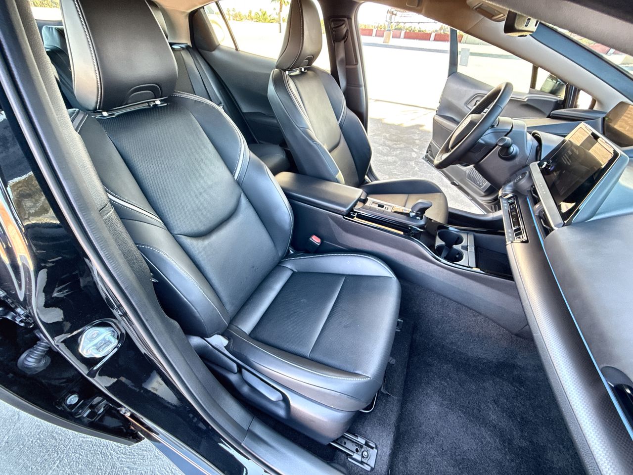 2025 Toyota Prius LE