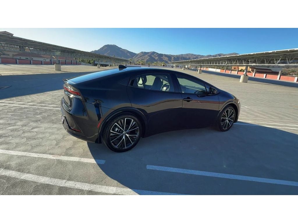 2025 Toyota Prius LE