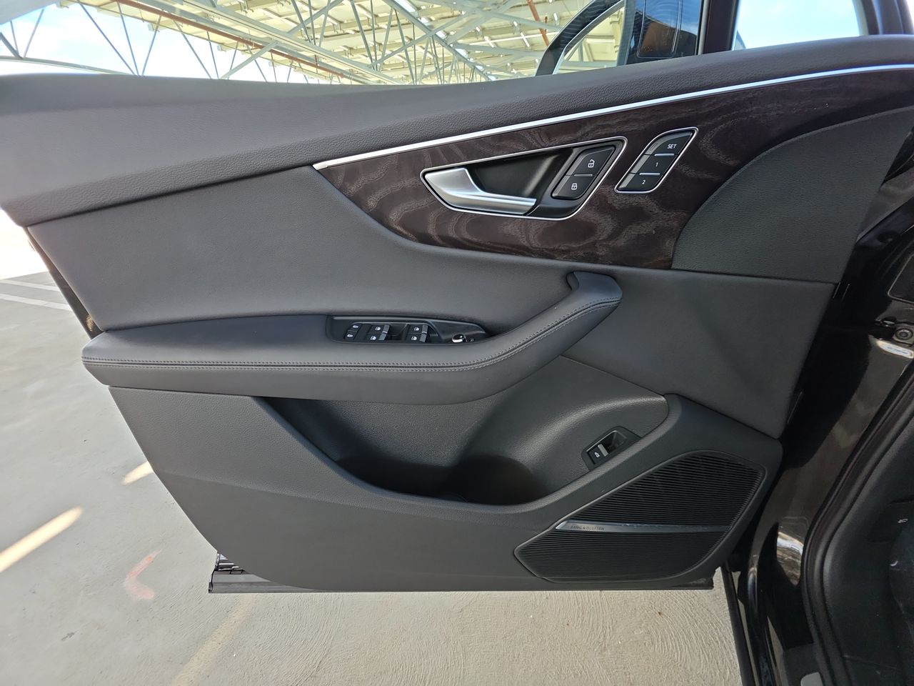 2023 Audi Q7 Premium Plus 45 TFSI quattro Tiptronic