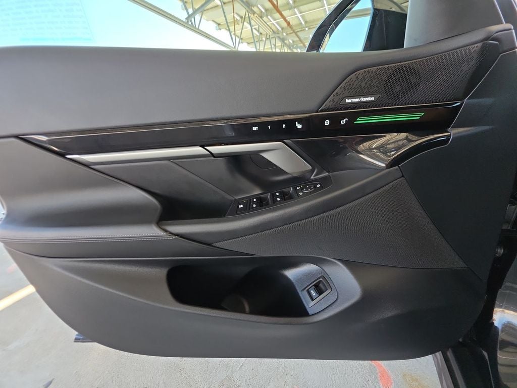 2025 BMW 5 Series 530i