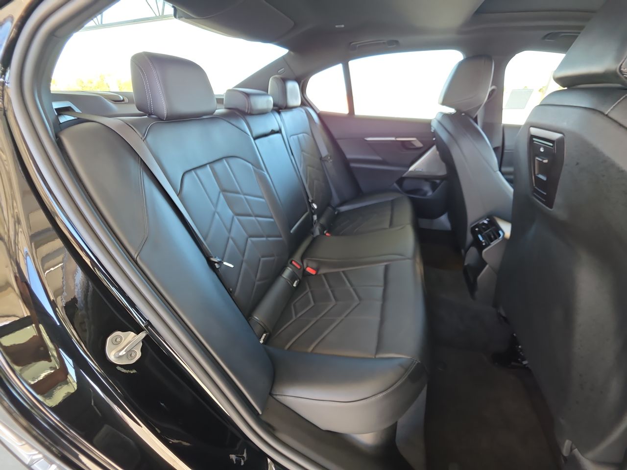 2025 BMW 5 Series 530i