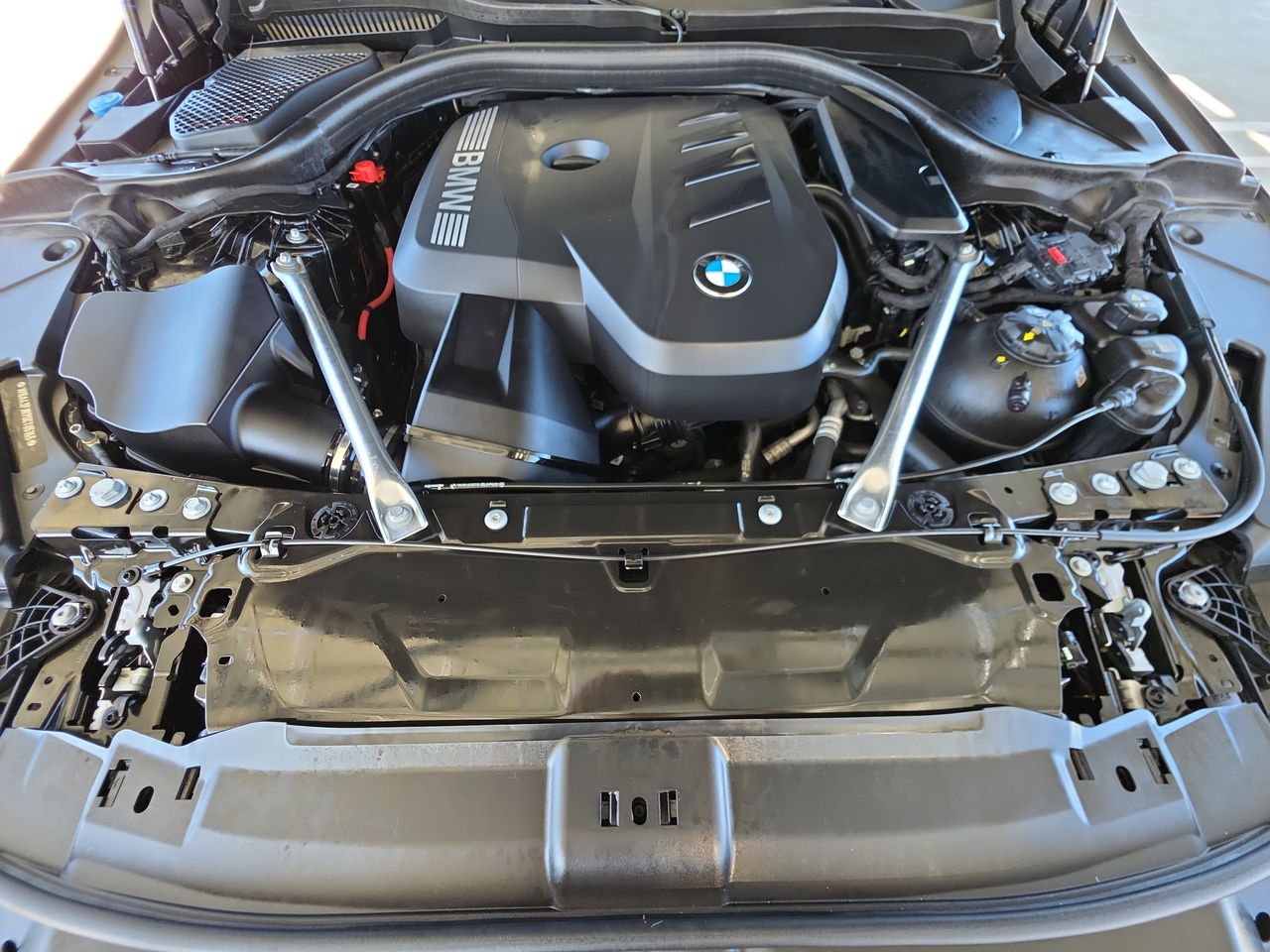 2025 BMW 5 Series 530i