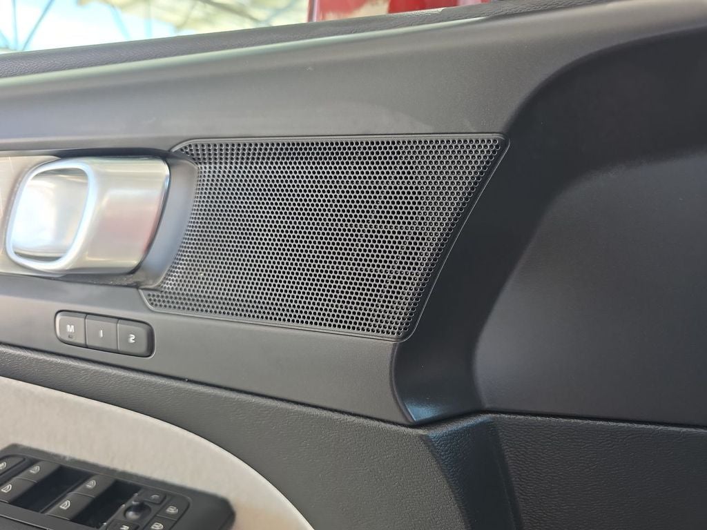 2019 Volvo XC40 T4 Momentum