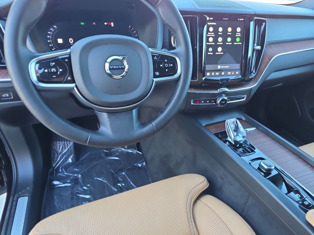 2025 Volvo XC60 B5 Ultra